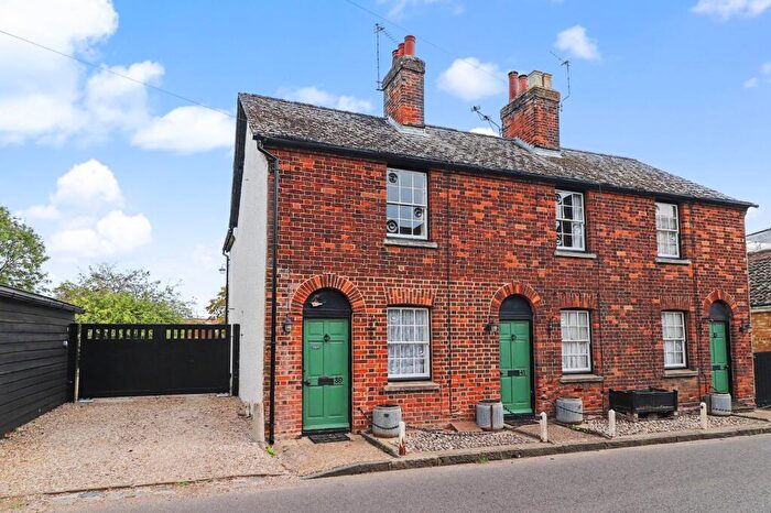 2 Bedroom End Of Terrace House For Sale In High Street, Walkern, Stevenage, Hertfordshire, SG2