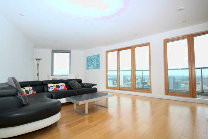 2 Bedroom Apartment To Rent In Altyre Road, Croydon, CR0