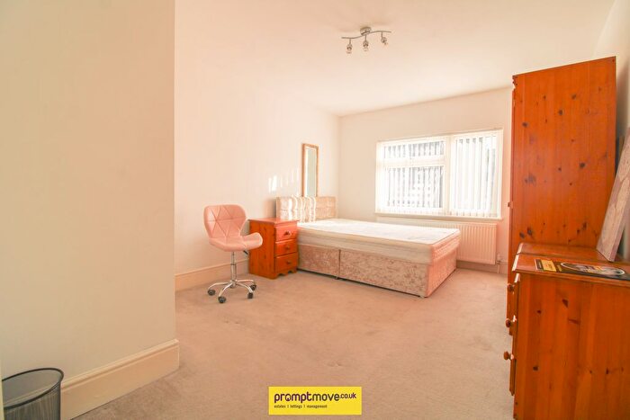2 Bedroom Property To Rent In New Bedford Road, Luton, LU3