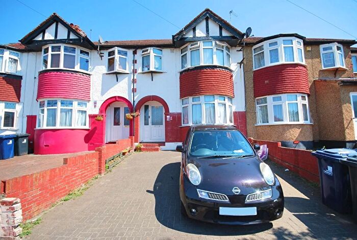 3 Bedroom Terraced House To Rent In Devon Close, Perivale, Greenford, UB6