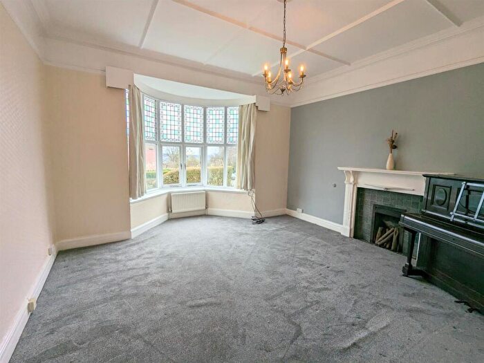 2 Bedroom Apartment To Rent In Hallamgate Road Flat, Broomhill, S10
