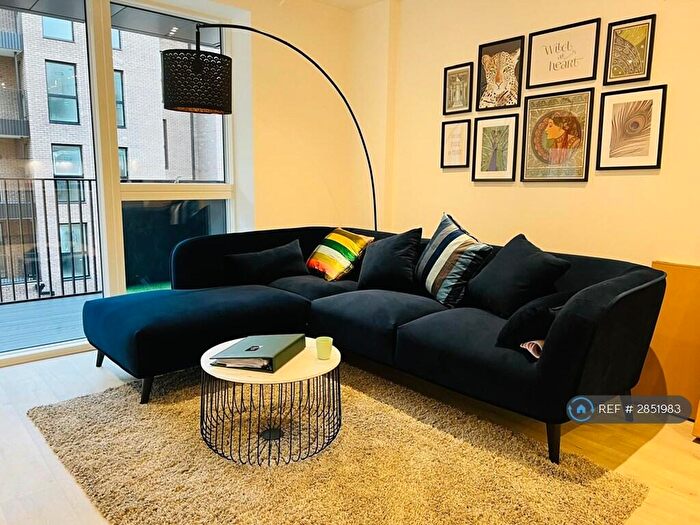 2 Bedroom Flat To Rent In Cargo House, London, E16