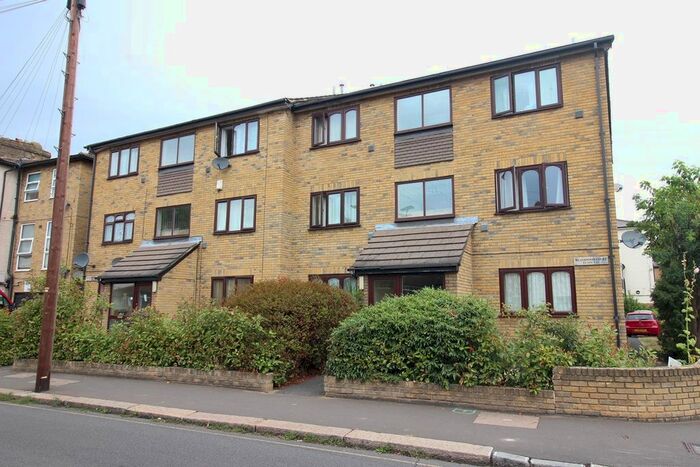 1 Bedroom Flat To Rent In Heath Road, Hounslow, TW3