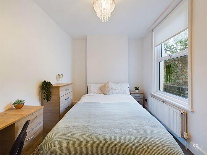 2 Bedroom Flat To Rent In Shanklin Road, Brighton, BN2