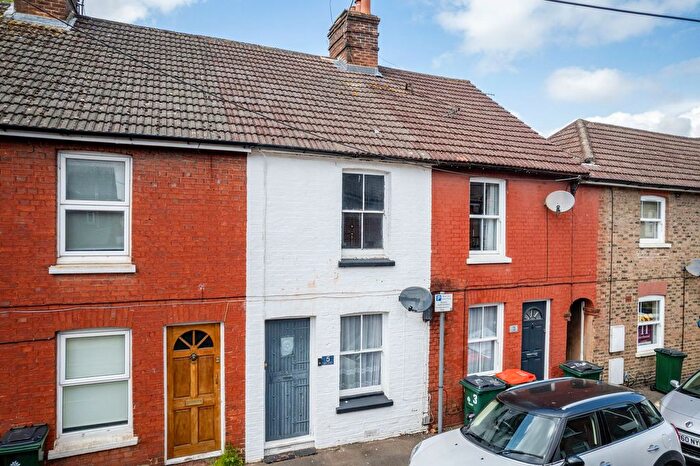2 Bedroom Terraced House For Sale In West Street, Crawley, RH11