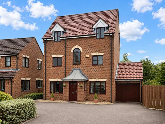4 Bedroom Detached House For Sale In Earlshall Place, Westcroft, Milton Keynes, MK4