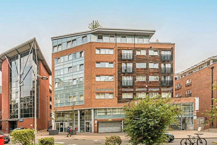 1 Bedroom Flat To Rent In Skerne Road, Kingston Upon Thames, KT2