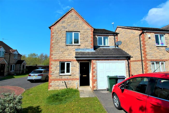 3 Bedroom Detached House To Rent In Kensington Close, Dinnington, Sheffield, S25