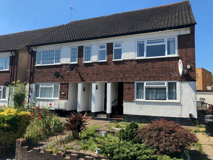 2 Bedroom Flat To Rent In Ethelburga Road, Harold Wood, Romford, RM3