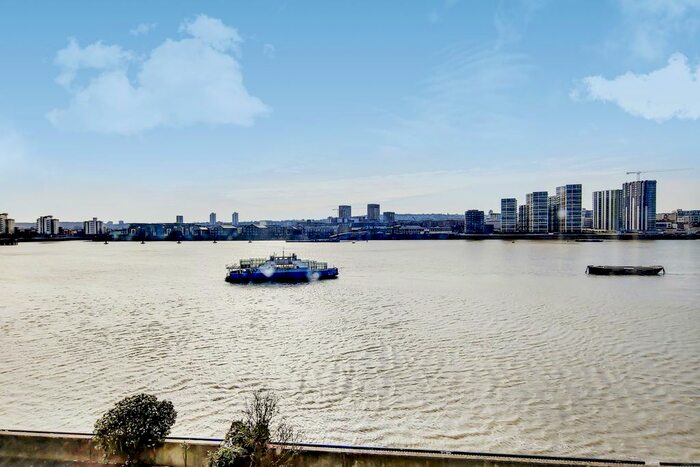 3 Bedroom Flat To Rent In The Reflection, North Woolwich, E16
