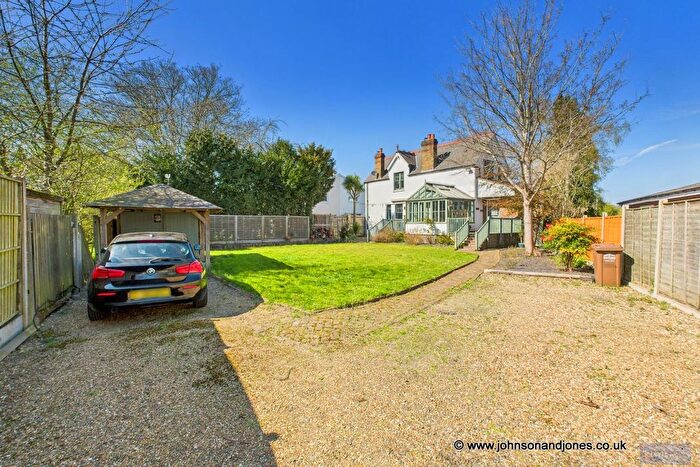 4 Bedroom Detached House For Sale In Law Cottage, Chertsey, KT16