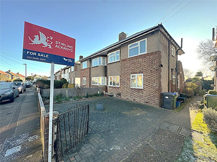 2 Bedroom Maisonette For Sale In Redfern Avenue, Whitton, Hounslow, TW4