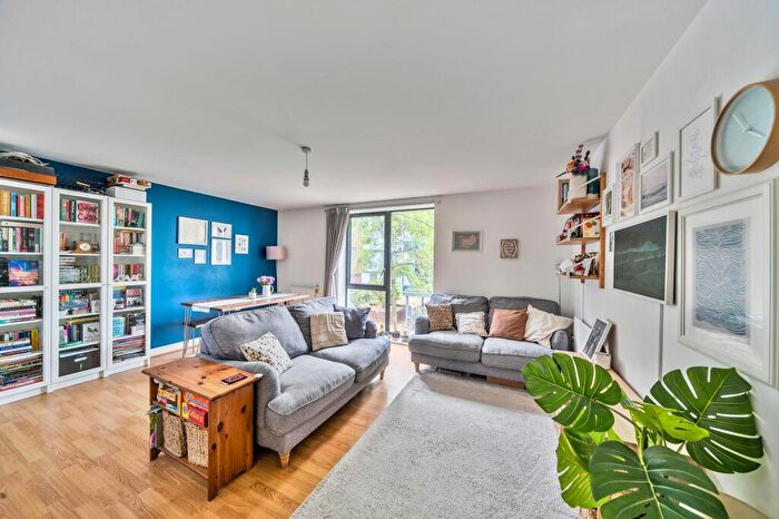 3 Bedroom Flat For Sale In Frost Court, Salk Close, NW9