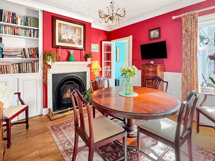 2 Bedroom Semi-detached House For Sale In Simeon Street, Ryde, PO33