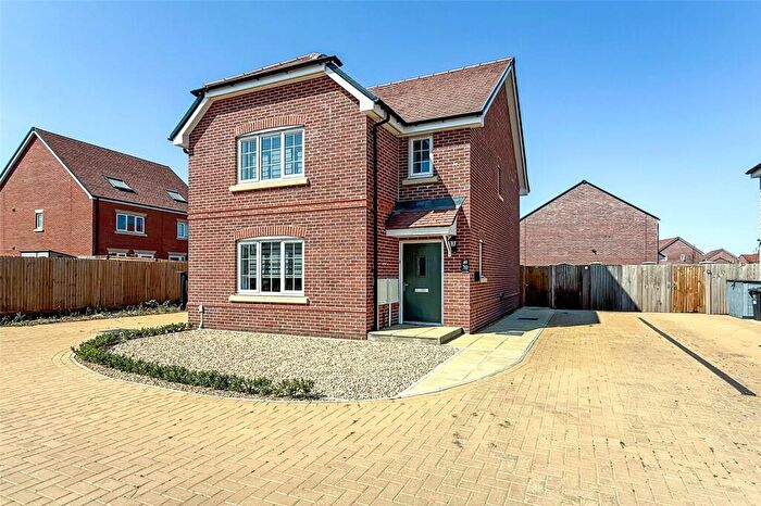 3 Bedroom Detached House For Sale In Flaxman Acre, Littlehampton, West Sussex, BN17