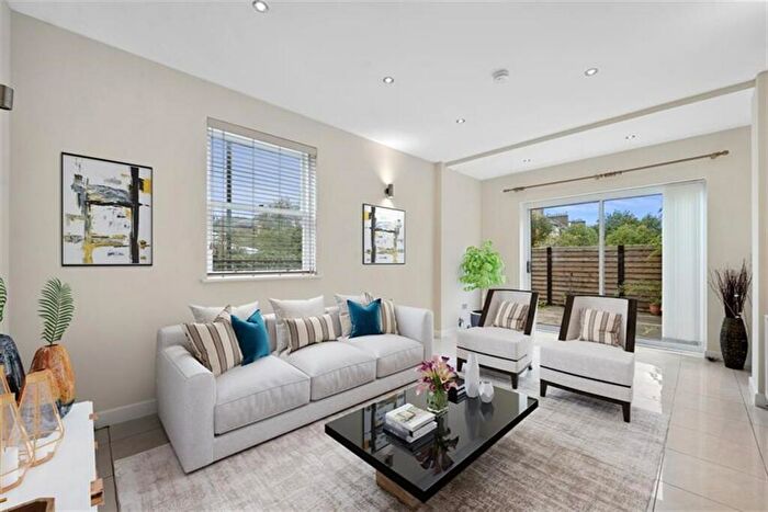 2 Bedroom Apartment To Rent In Bartholomew Road, Kentish Town, NW5