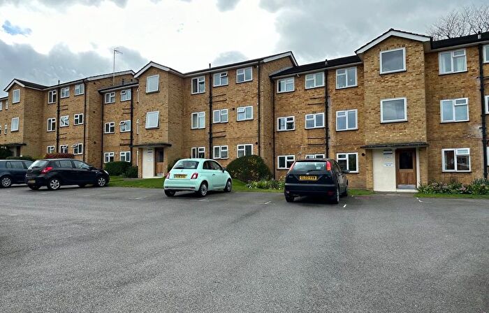 2 Bedroom Flat For Sale In West Road, Guildford, GU1