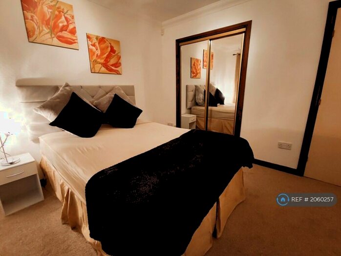 2 Bedroom Flat To Rent In Lymburn Street, Glasgow, G3