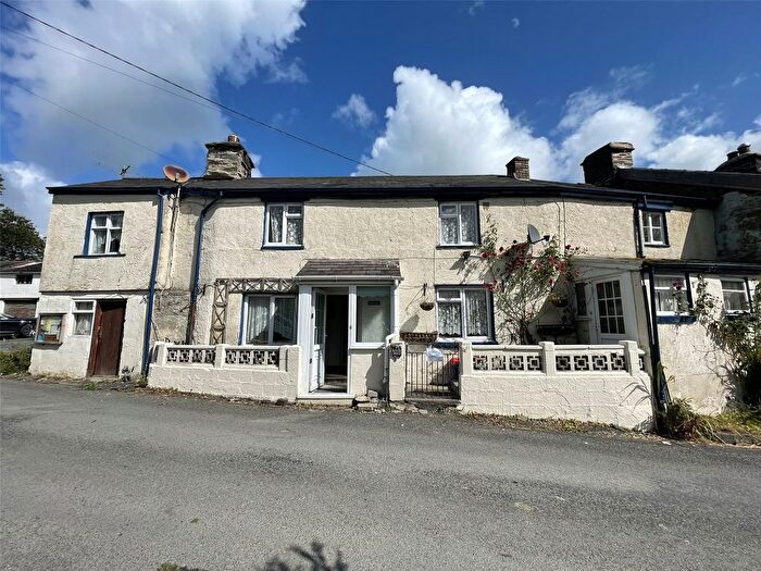 4 Bedroom End Of Terrace House For Sale In Abercegir, Machynlleth, Powys, SY20