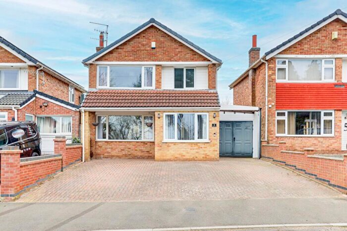 3 Bedroom Detached House For Sale In Dunvegan Drive, Nottingham, NG5