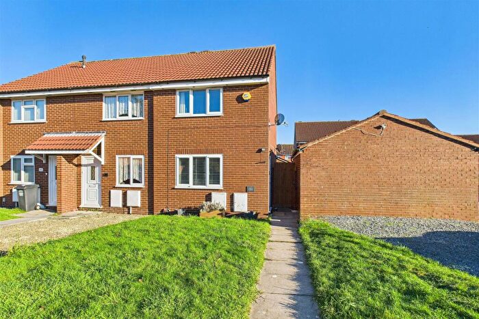 2 Bedroom End Of Terrace House For Sale In Modern Home On Clevedon Outskirts, BS21