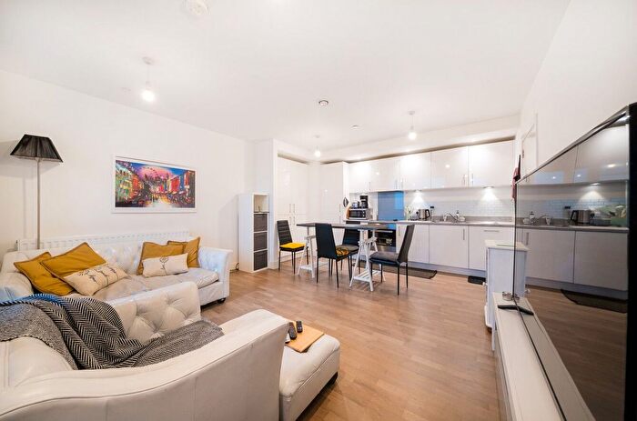 2 Bedroom Flat For Sale In Doniford House, Healum Avenue, Southall, UB2