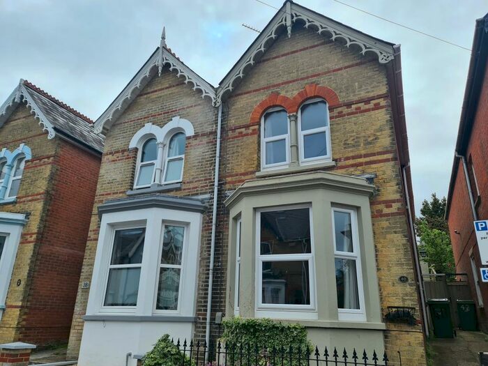 3 Bedroom House To Rent In Beckford Road, Cowes, PO31