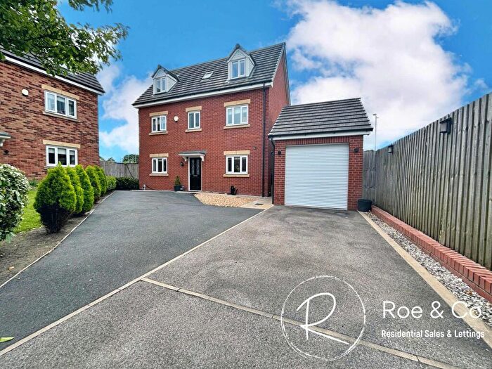 4 Bedroom Detached House For Sale In Junction Close, Blackrod, BL6