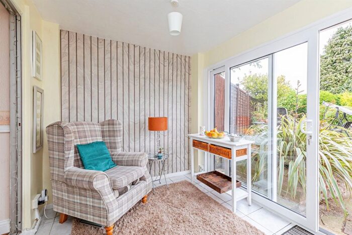 5 Bedroom End Of Terrace House For Sale In Settington Avenue, Chatham, ME5