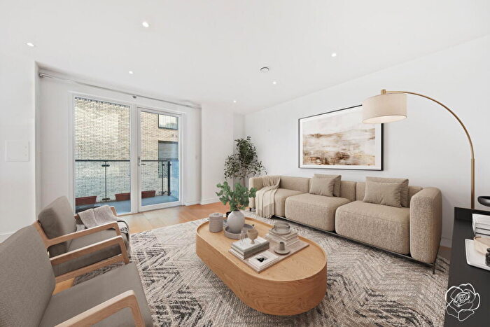 3 Bedroom Apartment For Sale In Sentinel Building, Liberty Bridge Road, Stratford, E15