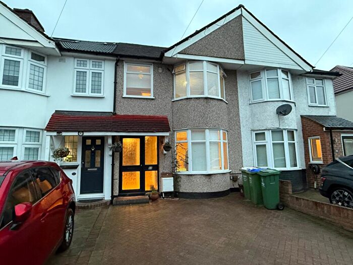 4 Bedroom House To Rent In Footscray Lane, Sidcup, DA14