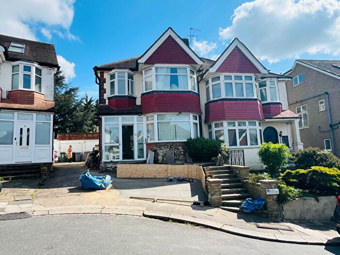 3 Bedroom Semi-Detached House To Rent In London, NW2