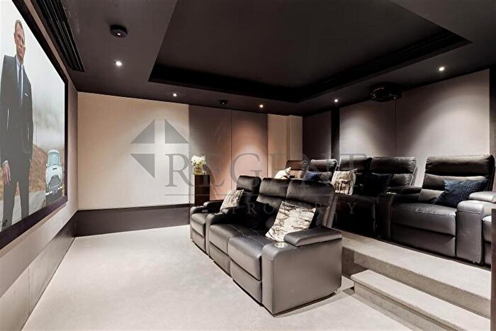 2 Bedroom Apartment To Rent In Hamond Court, Kingston Upon Thames, KT2
