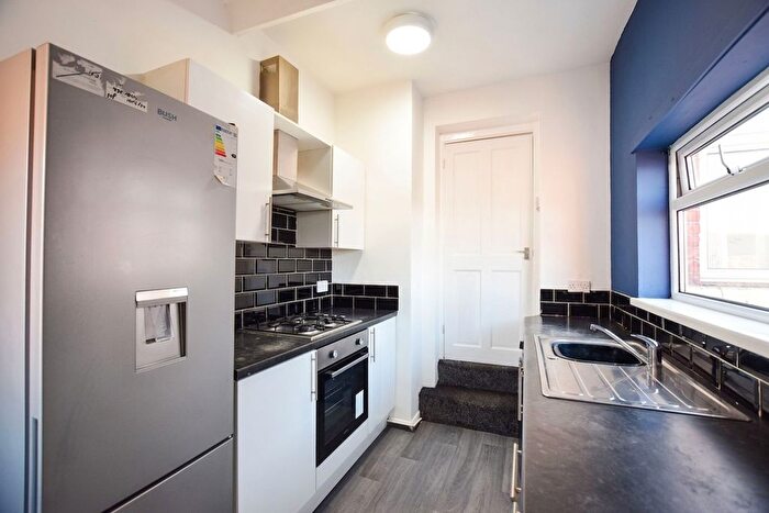 3 Bedroom Flat To Rent In Overhill Terrace, Gateshead, NE8