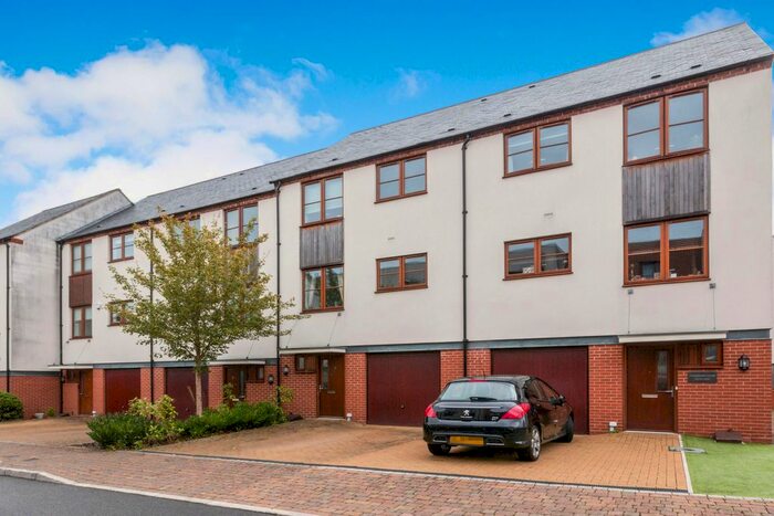 3 Bedroom Terraced House To Rent In Northbrook Crescent, Basingstoke, RG24