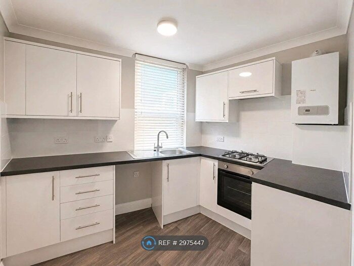 2 Bedroom Flat To Rent In St Swithuns Road, Bournemouth, BH1