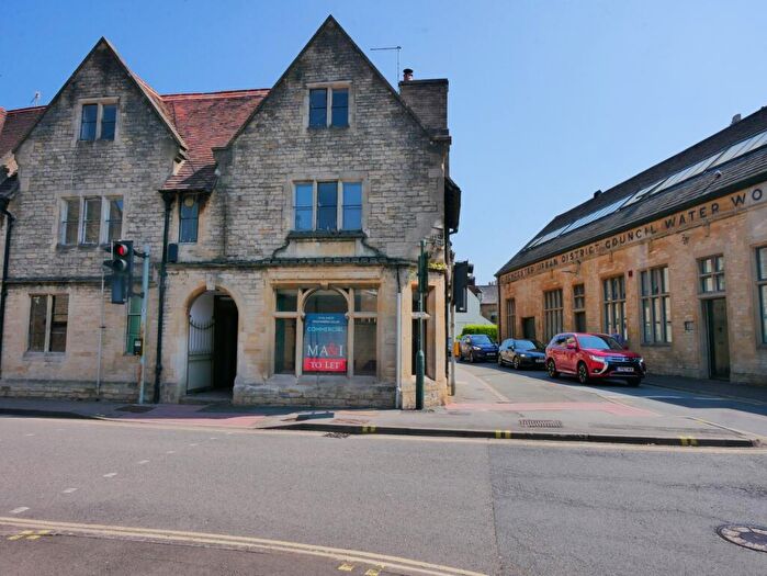 2 Bedroom Terraced House To Rent In Cricklade Street, Cirencester, GL7