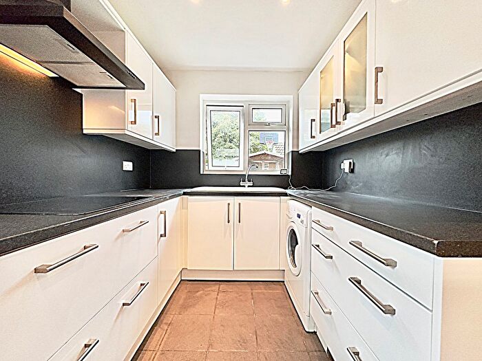 2 Bedroom Bungalow To Rent In Washburn Close, Bedford, MK41