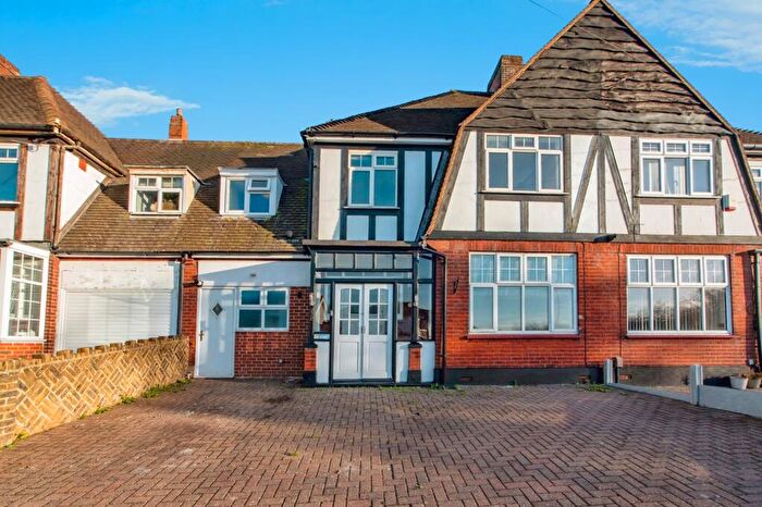 4 Bedroom Terraced House For Sale In Singlewell Road, Gravesend, Kent, DA11