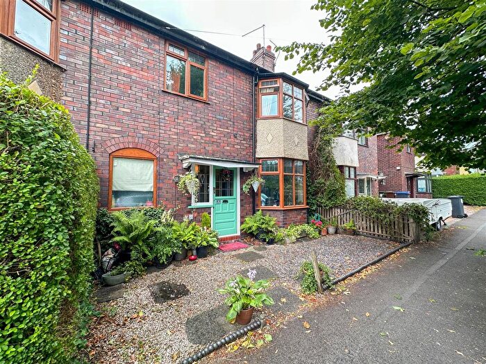 3 Bedroom Town House For Sale In Nab Hill Avenue, Leek, Staffordshire Moorlands, ST13