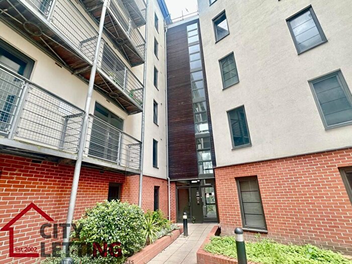 2 Bedroom Apartment To Rent In Park West, NG7