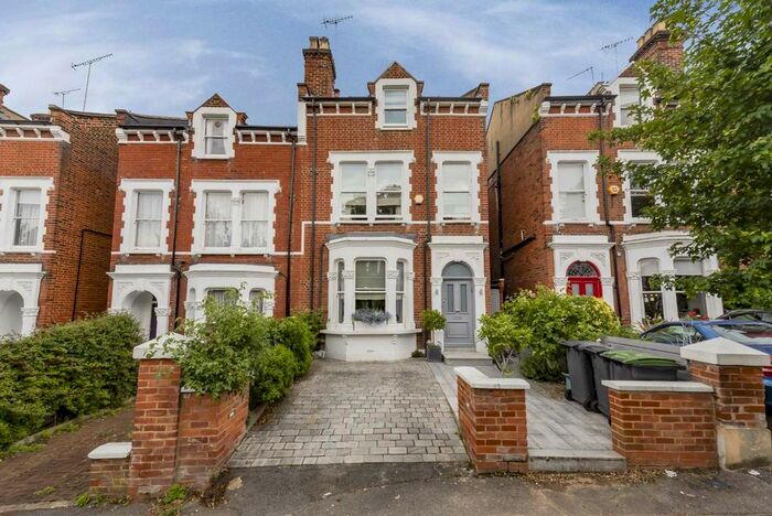 4 Bedroom Semi-Detached House To Rent In Cromwell Avenue, London, N6