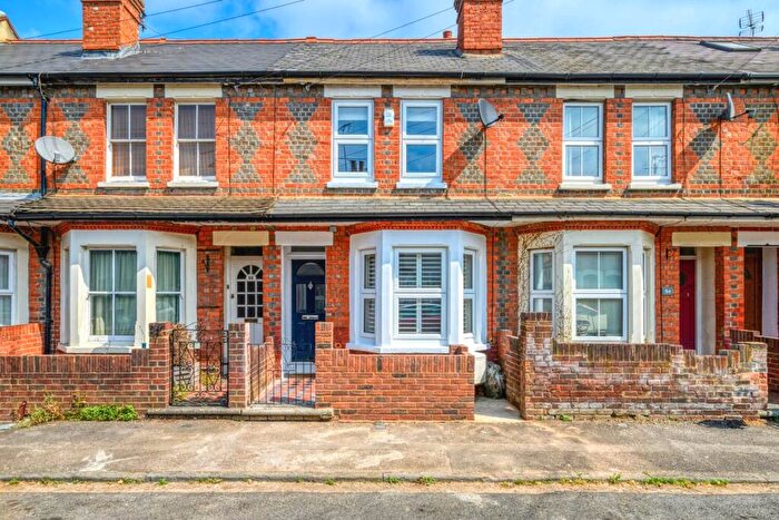 3 Bedroom Terraced House For Sale In Queens Road, Caversham, RG4