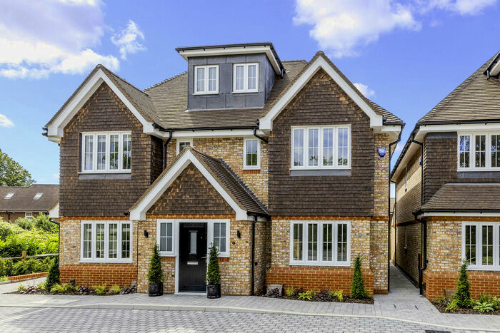 4 Bedroom Semi-Detached House To Rent In Sylva Mews, C Bluehouse Lane, RH8