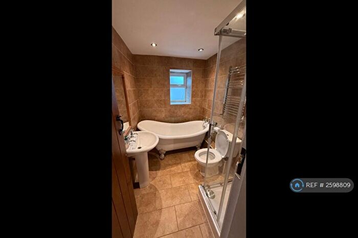 2 Bedroom Terraced House To Rent In Lumn Road, Hyde, SK14