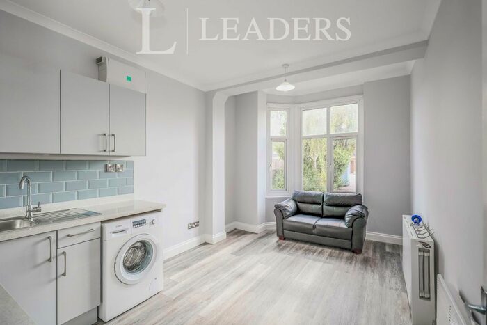 Studio To Rent In London Road, Portsmouth, PO2