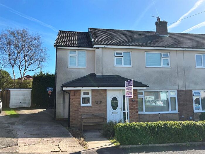 4 Bedroom Semi Detached House For Sale In Shaftesbury Close, Lostock, Bolton, BL6