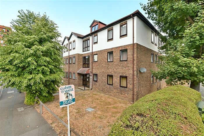 1 Bedroom Flat For Sale In Burnell Road, Sutton, Surrey, SM1