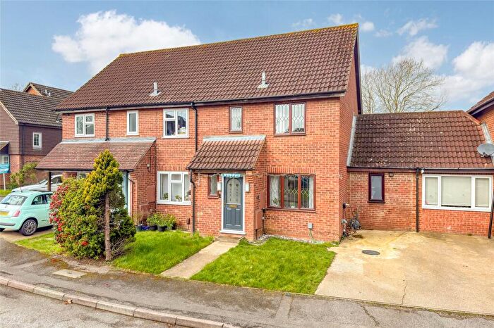 4 Bedroom Semi Detached House For Sale In Wilstone Drive, St. Albans, Hertfordshire, AL4