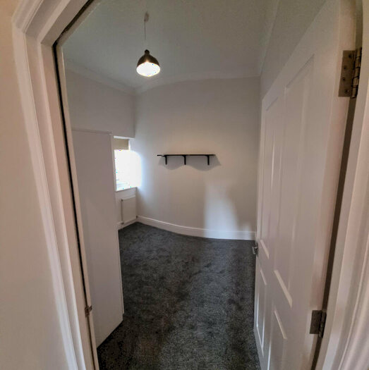 2 Bedroom Flat To Rent In Baker Street, Enfield, Greater London, EN1